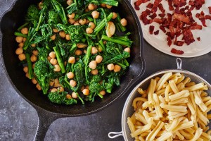 preparing-short-pasta-bacon-short-pasta-chickpeas
