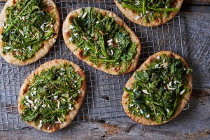 flatbreads-broccoli-rabe-pesto-andy-boy