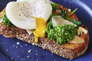 toast-broccoli-rabe-poached-egg