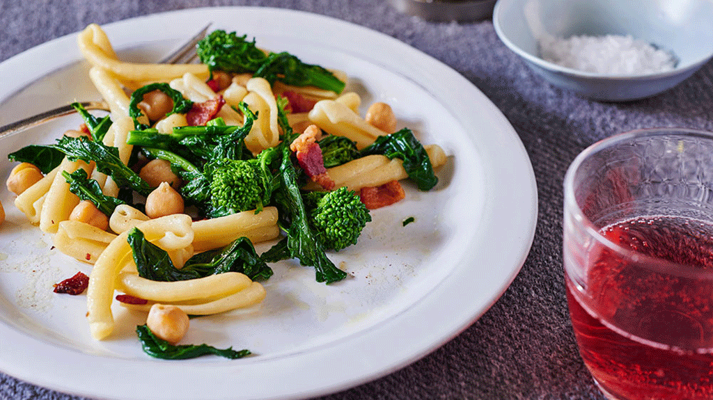 Short Pasta with Broccoli Rabe, Chickpeas and Bacon