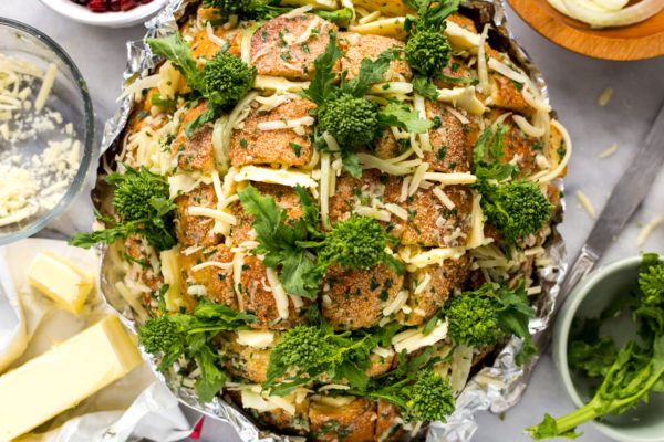 preparing-rabe-fennel-bread